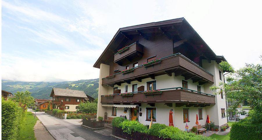 Gaestehaus Neuhauser Zell am Ziller Exterior photo